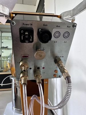 競争力のある振動電磁粉末塗料スプレーヤー コーティング生産ライン